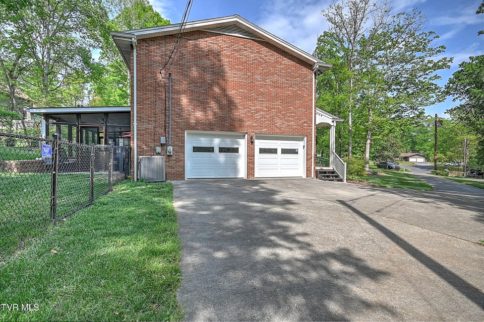 Photo #54: 2309 Oxford Court