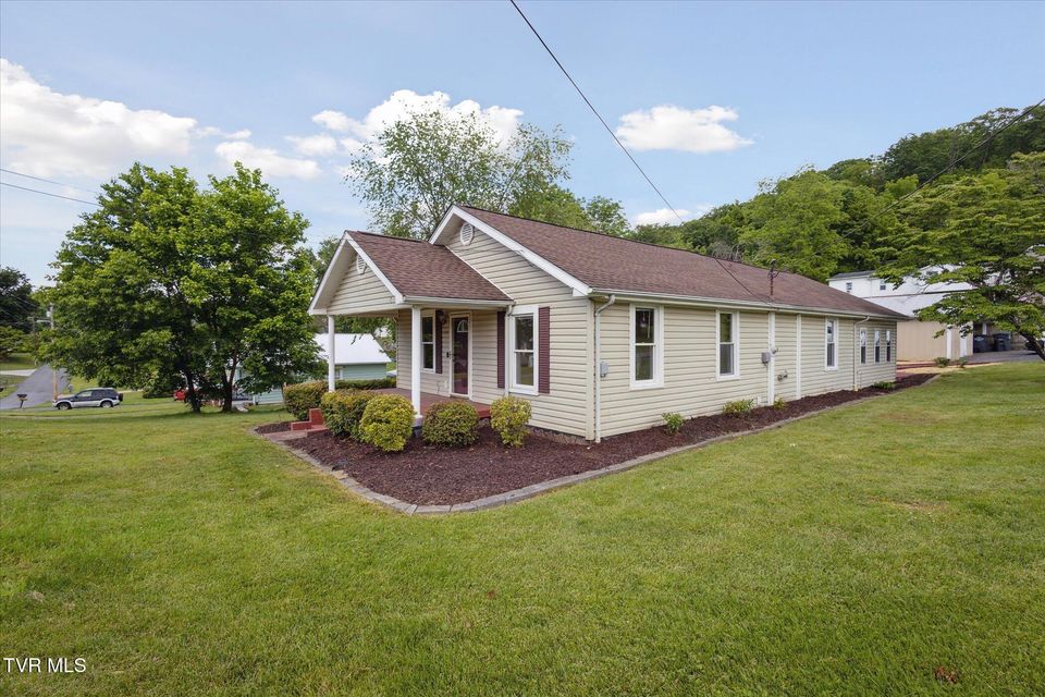 Photo #4: 1700 Ridgeway Drive