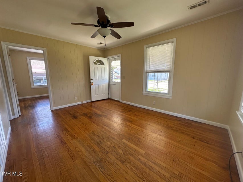 Photo #4: 1454 Sevier Avenue