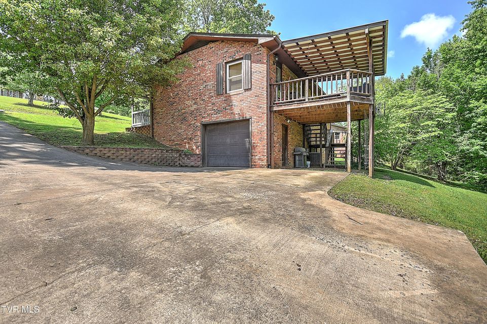 Photo #28: 420 Gustavis Avenue