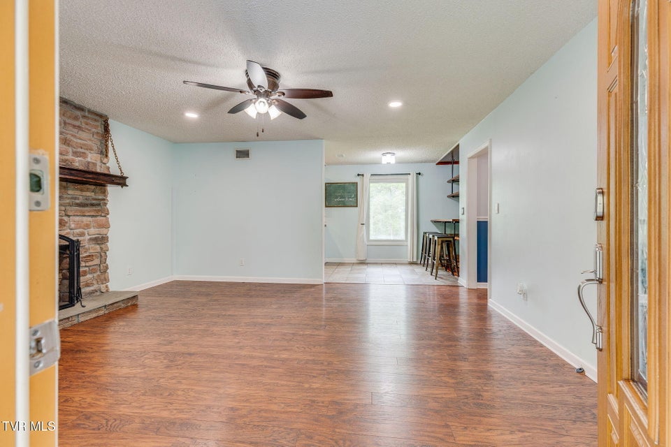 Photo #3: 2344 Stuart Drive