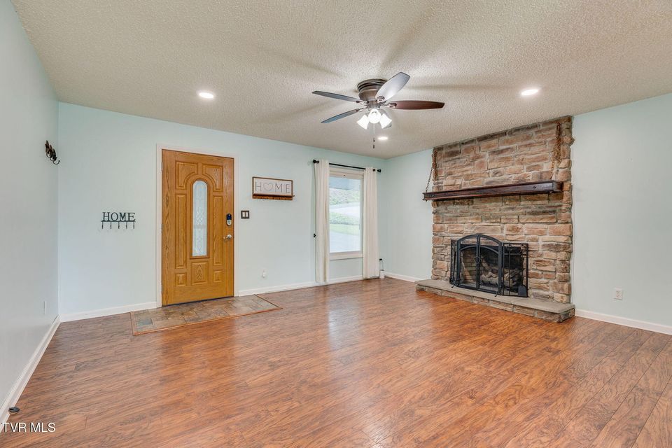 Photo #4: 2344 Stuart Drive