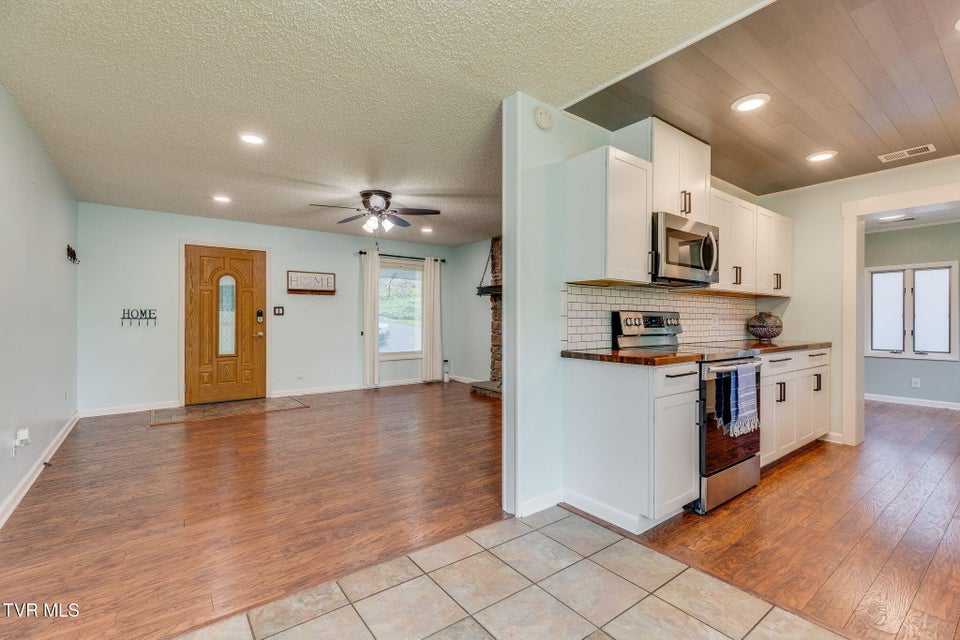Photo #6: 2344 Stuart Drive
