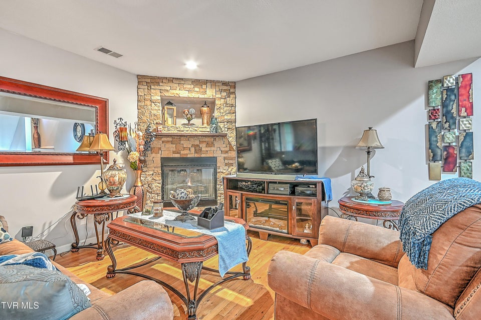 Photo #3: 204 Mountain View Road