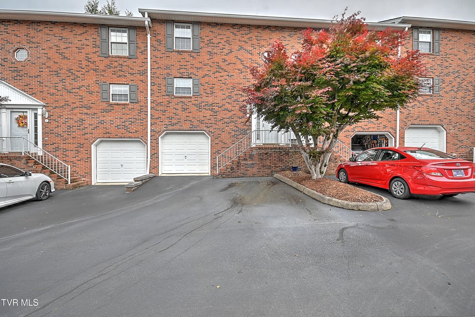Photo #2: 204 Mountain View Road