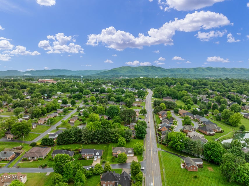 Photo #7: 821 Regency Drive
