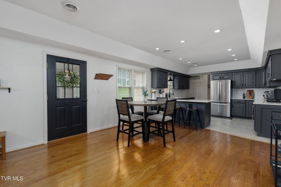 Photo #20: 821 Regency Drive