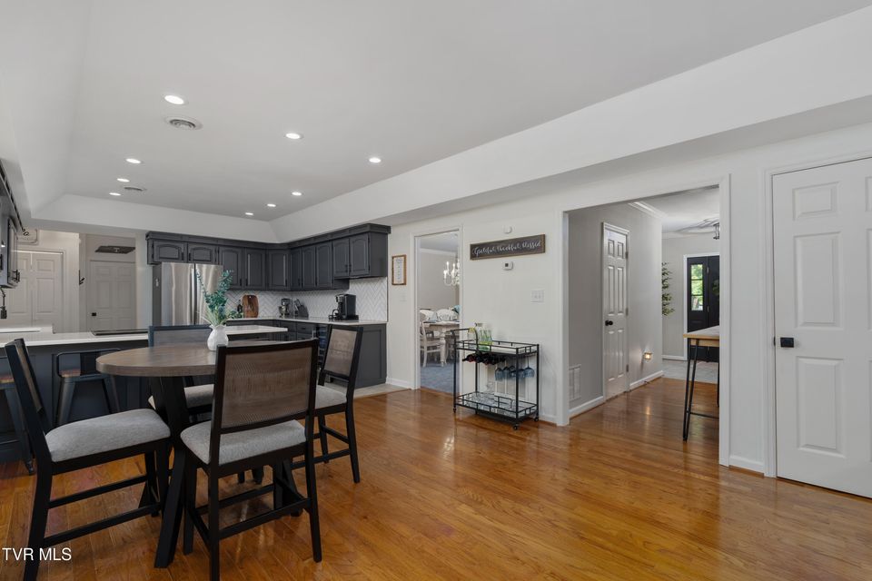 Photo #21: 821 Regency Drive