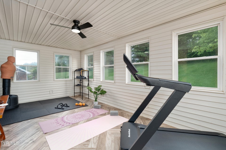 Photo #31: 821 Regency Drive