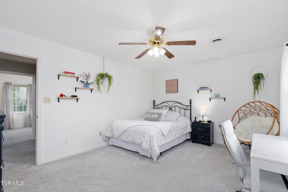 Photo #41: 821 Regency Drive