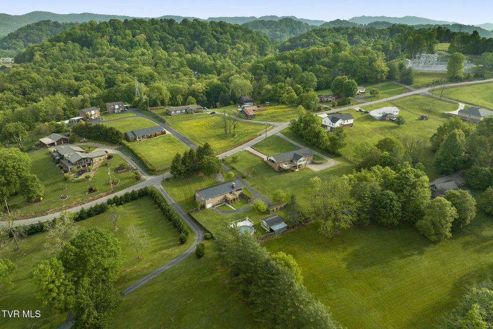 Photo #61: 548 Holston River Drive