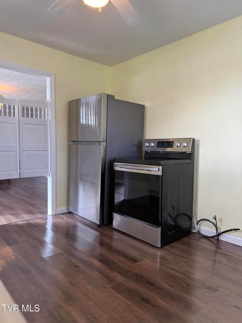 Photo #9: 379 Oakland Street