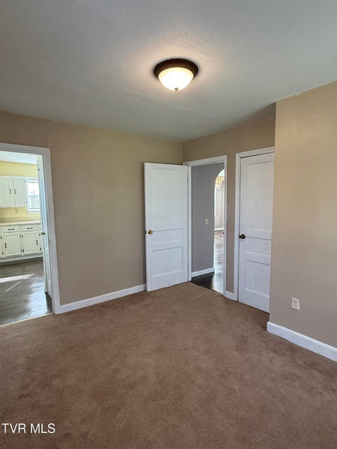Photo #10: 379 Oakland Street