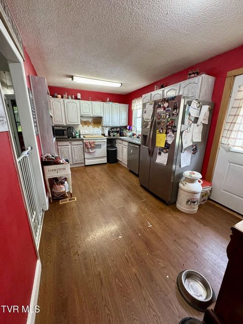 Photo #13: 224 Dogwood Drive