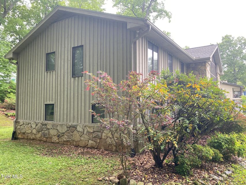 Photo #3: 203 Oak Lane