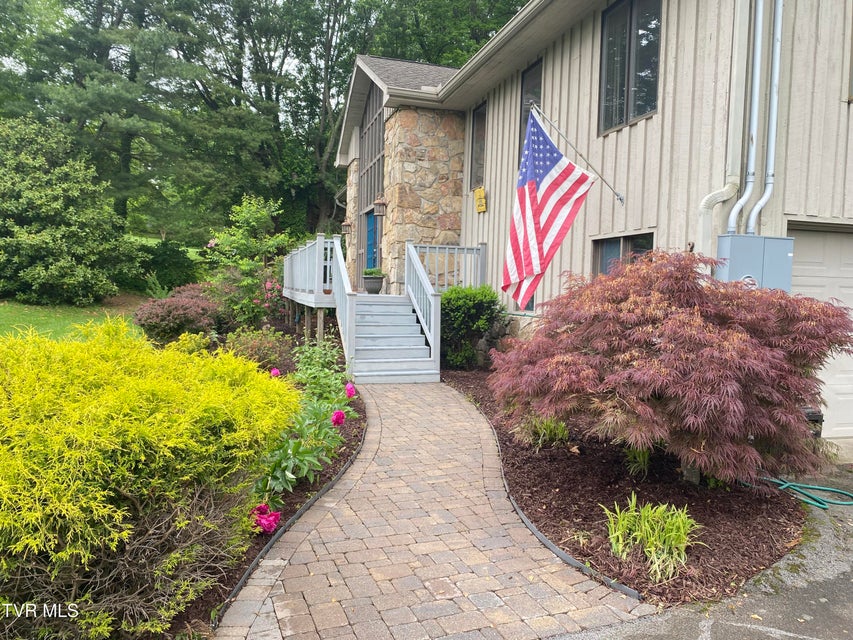 Photo #4: 203 Oak Lane