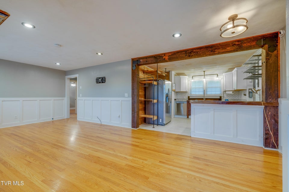 Photo #6: 308 Elmhurst Drive