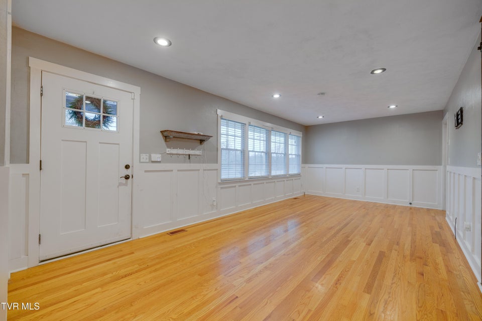 Photo #7: 308 Elmhurst Drive