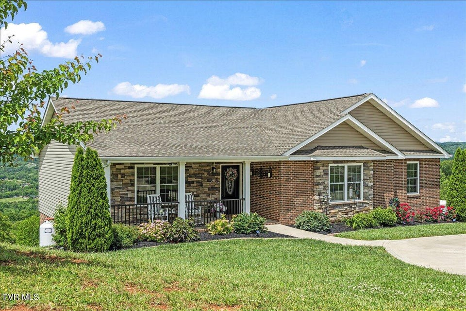 Photo #5: 4892 Eagle Pointe Drive