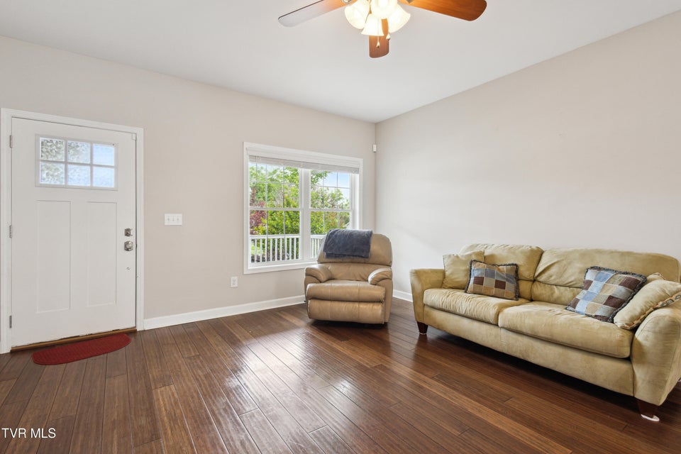 Photo #8: 924 Walker Street