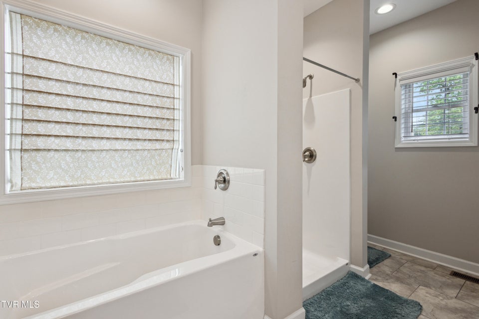 Photo #17: 924 Walker Street
