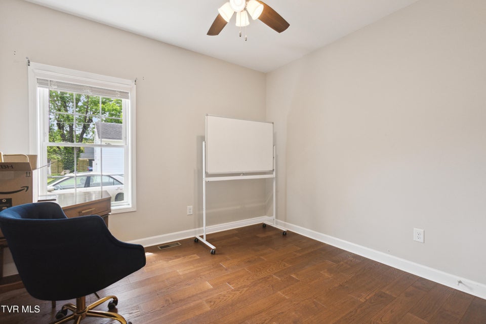 Photo #26: 924 Walker Street