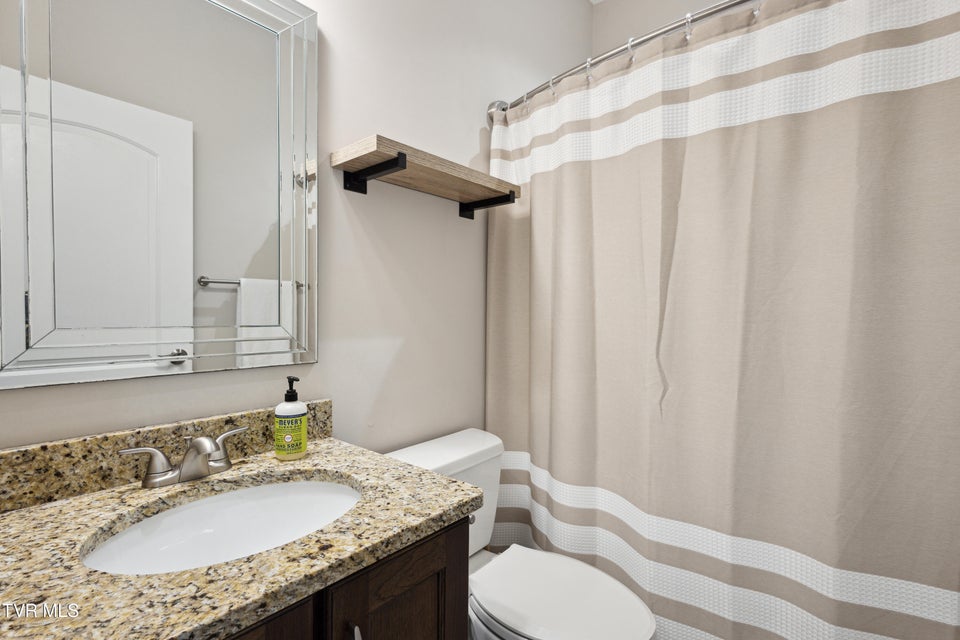 Photo #25: 924 Walker Street