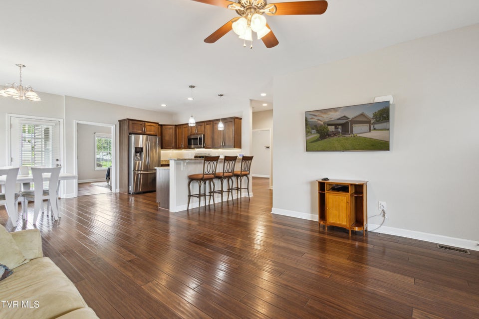 Photo #13: 924 Walker Street