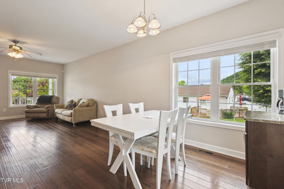 Photo #15: 924 Walker Street