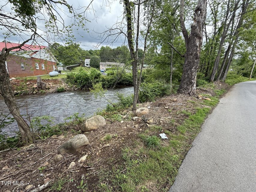 Photo #9: 104 Creekbank Road