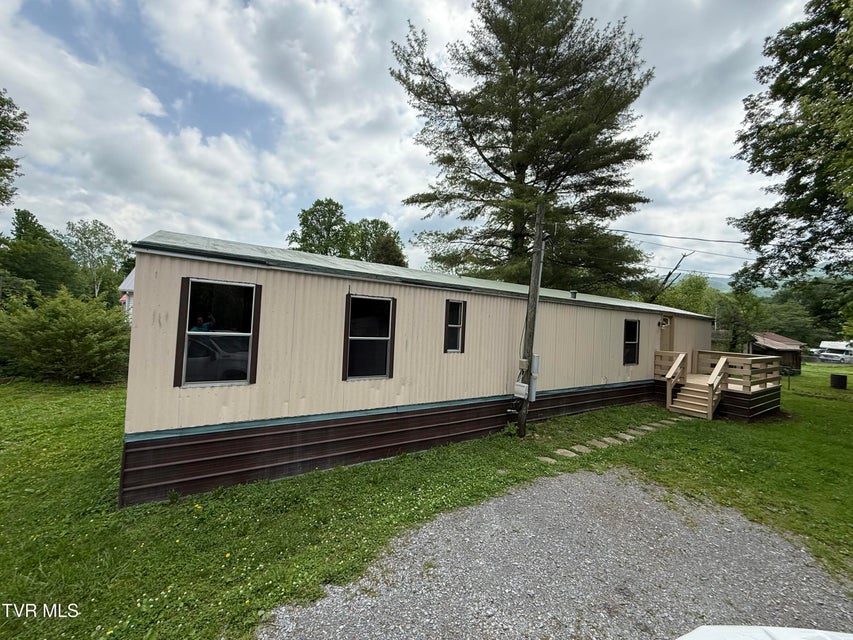 Photo #10: 104 Creekbank Road