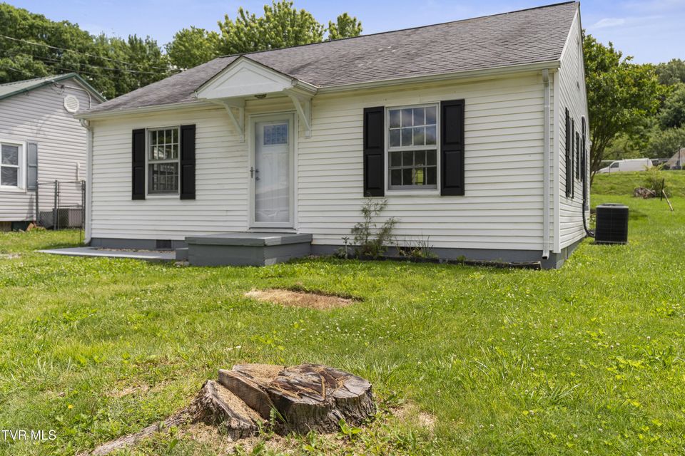 Photo #2: 1121 Forest Street