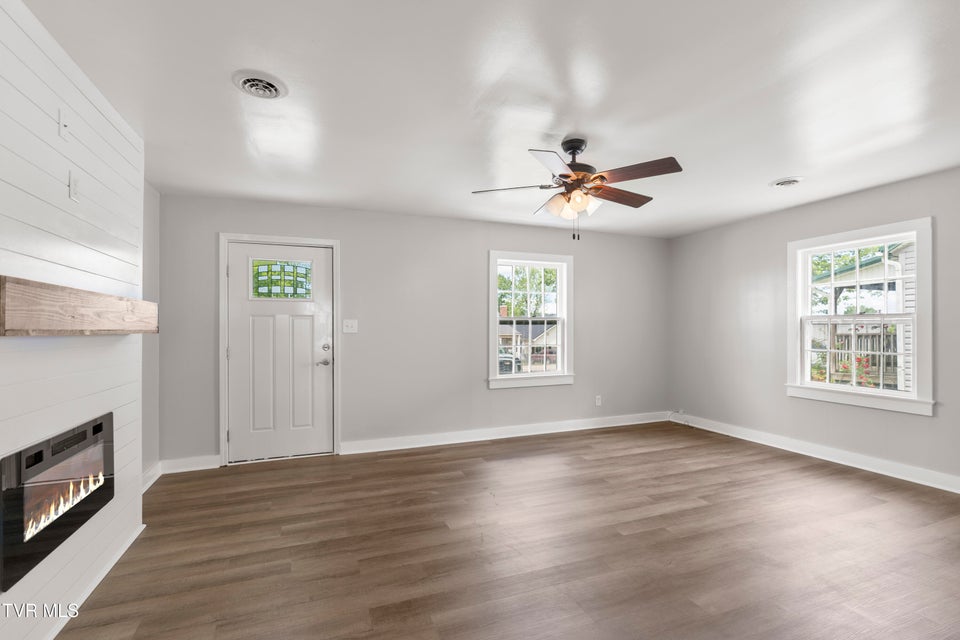 Photo #5: 1121 Forest Street
