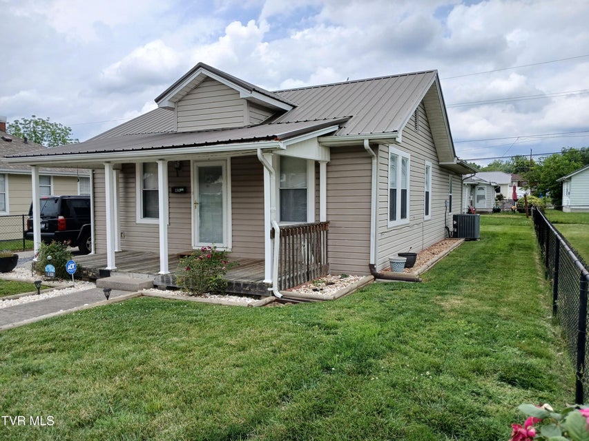 Photo #3: 1318 Willow Street