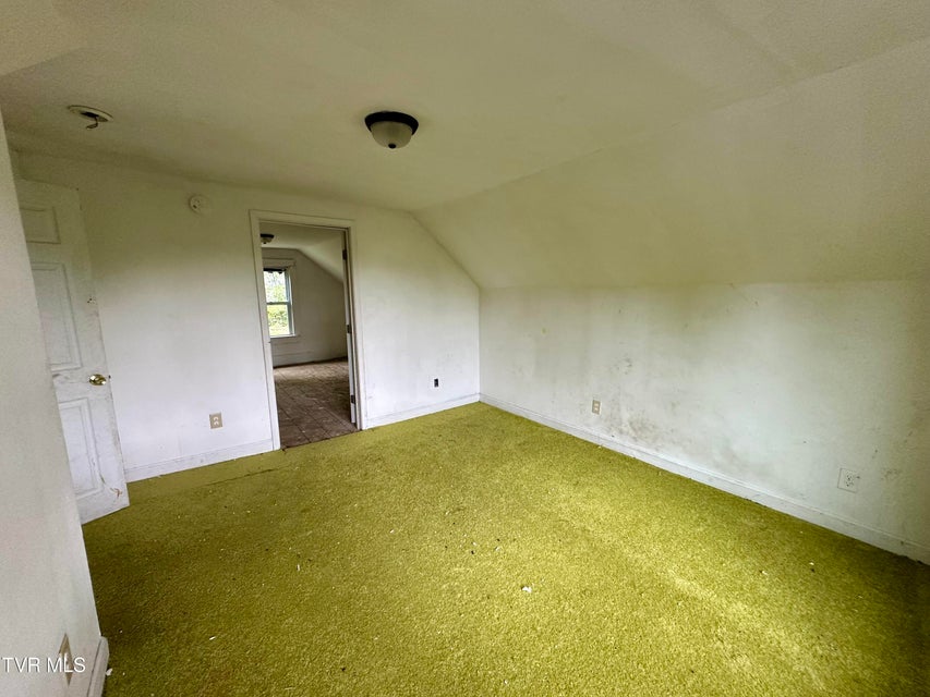 Photo #21: 919 Russell Street