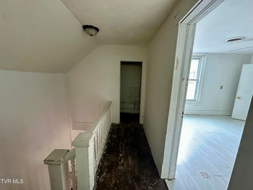 Photo #19: 919 Russell Street