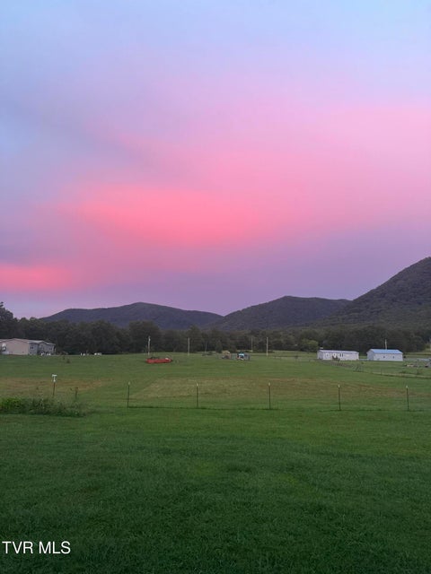 Photo #36: 100 Colyer Road