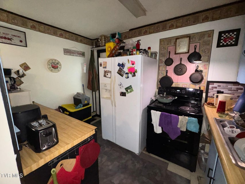 Photo #4: 1321 Holly Court