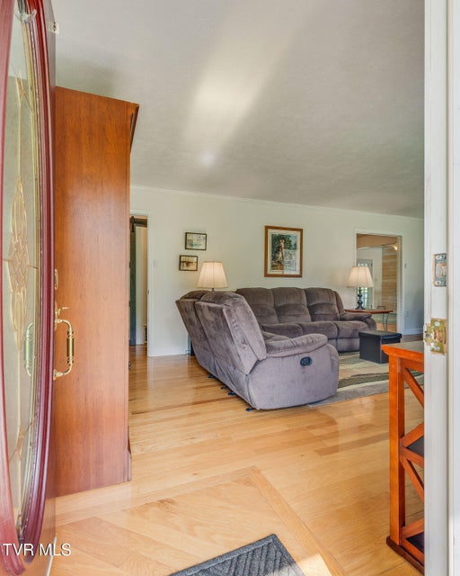 Photo #6: 908 Spring Valley Drive
