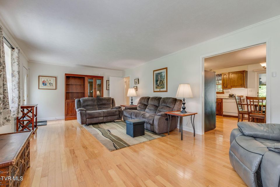 Photo #8: 908 Spring Valley Drive