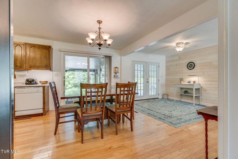 Photo #10: 908 Spring Valley Drive
