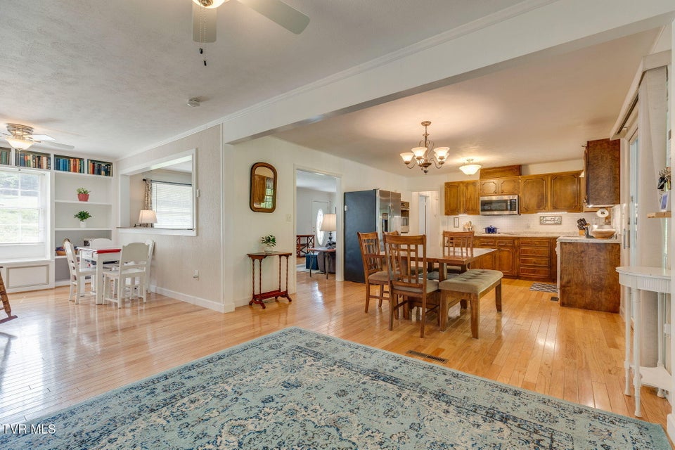 Photo #11: 908 Spring Valley Drive