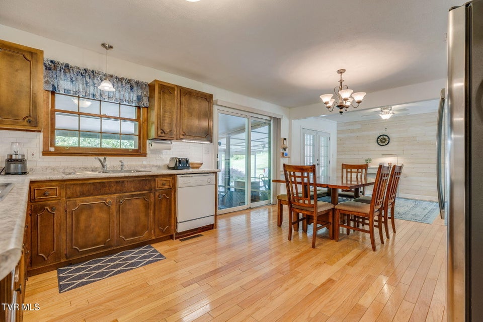 Photo #14: 908 Spring Valley Drive