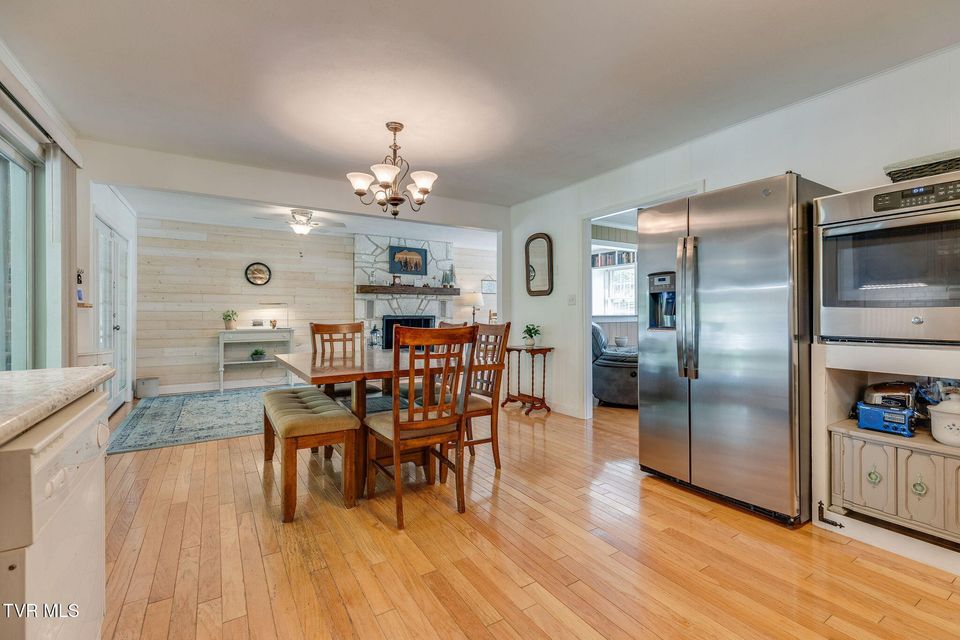 Photo #15: 908 Spring Valley Drive