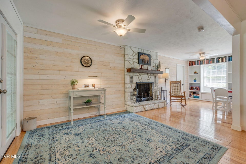 Photo #2: 908 Spring Valley Drive