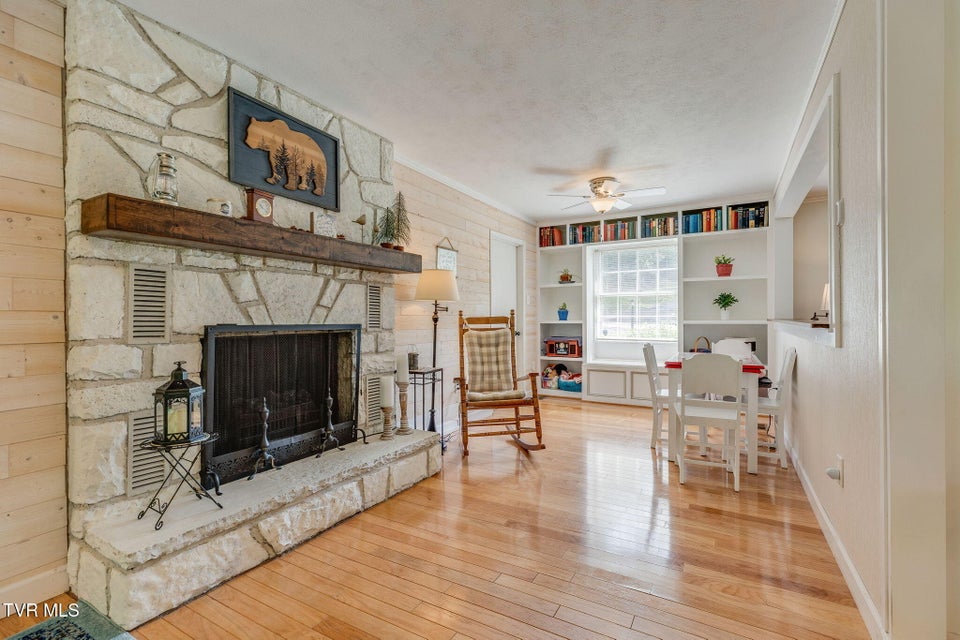 Photo #16: 908 Spring Valley Drive