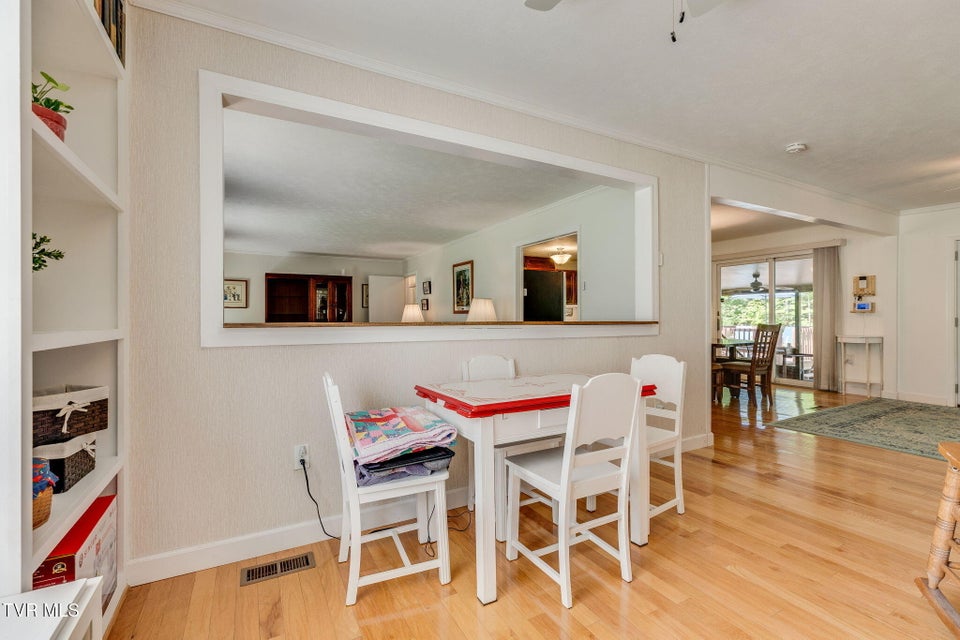 Photo #17: 908 Spring Valley Drive
