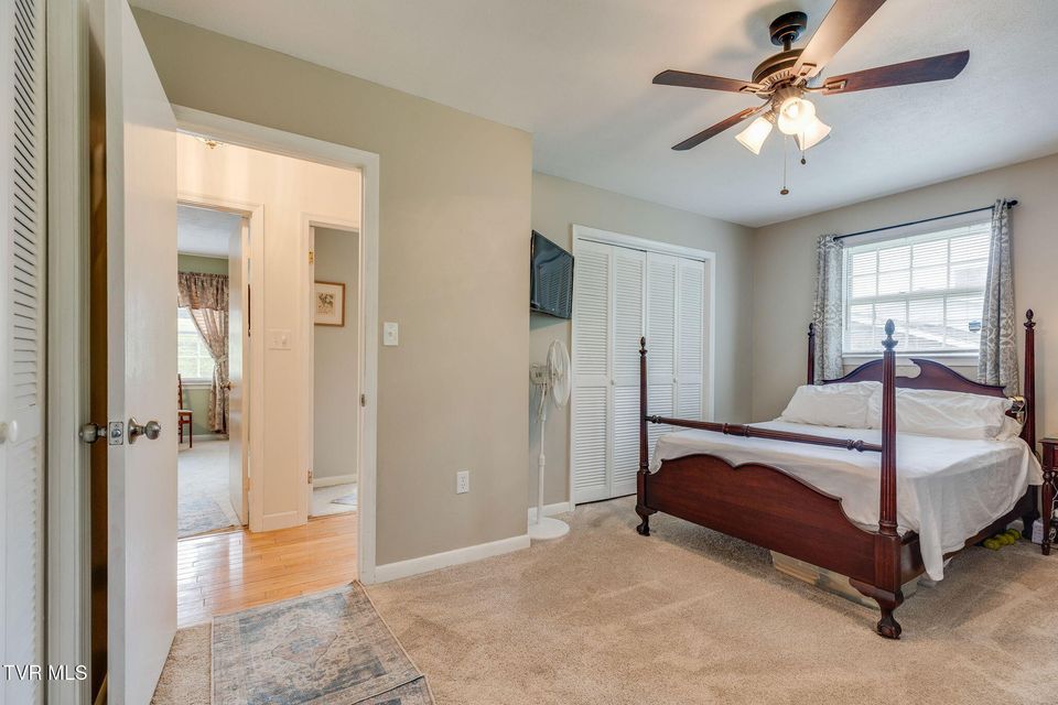 Photo #22: 908 Spring Valley Drive