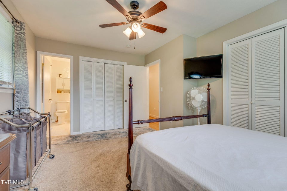 Photo #23: 908 Spring Valley Drive