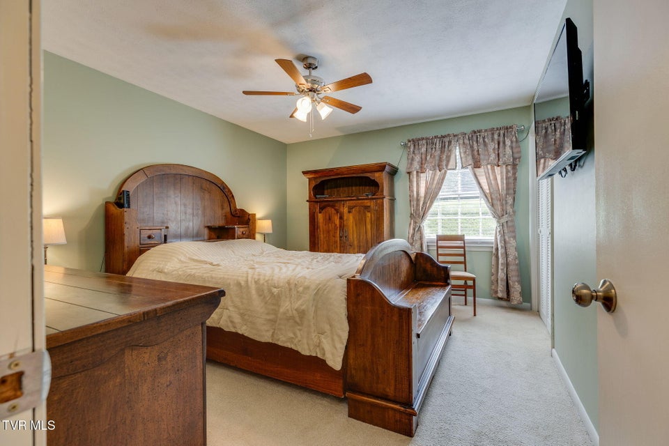 Photo #27: 908 Spring Valley Drive
